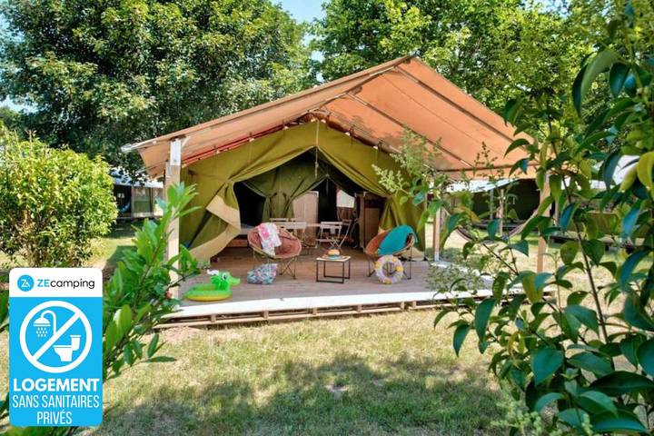 Tente pour 5 personnes, avec bassin pour enfant dans le Lot