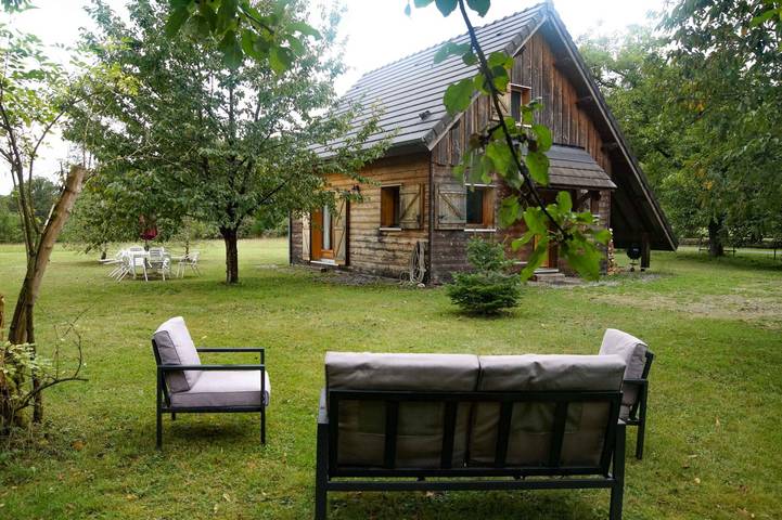 Gîte pour 6 personnes, avec Jardin à Champs-sur-Tarentaine-Marchal