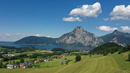 Ferienwohnung für 2 Personen, mit Seeblick und Garten sowie Balkon und Ausblick am Traunsee