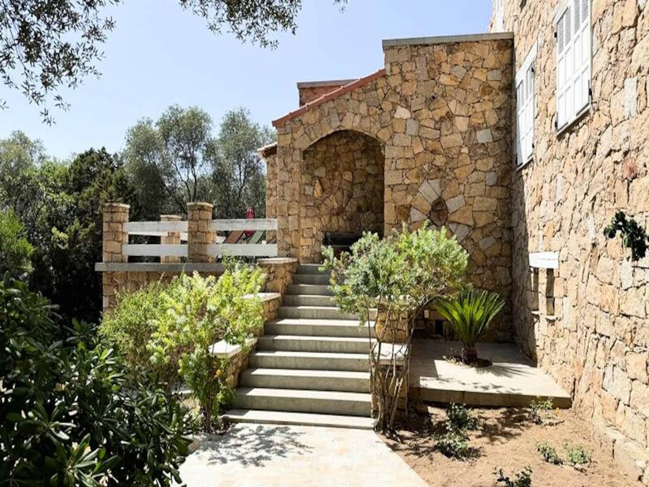 Appartement entier, Maisons & Villas pour 10 Personnes in Abbartello, Olmeto