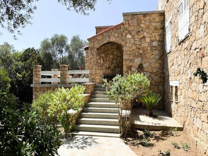 Gîte pour 10 personnes, avec piscine et terrasse, adapté aux familles dans Plage de Scodi-Neri - 3