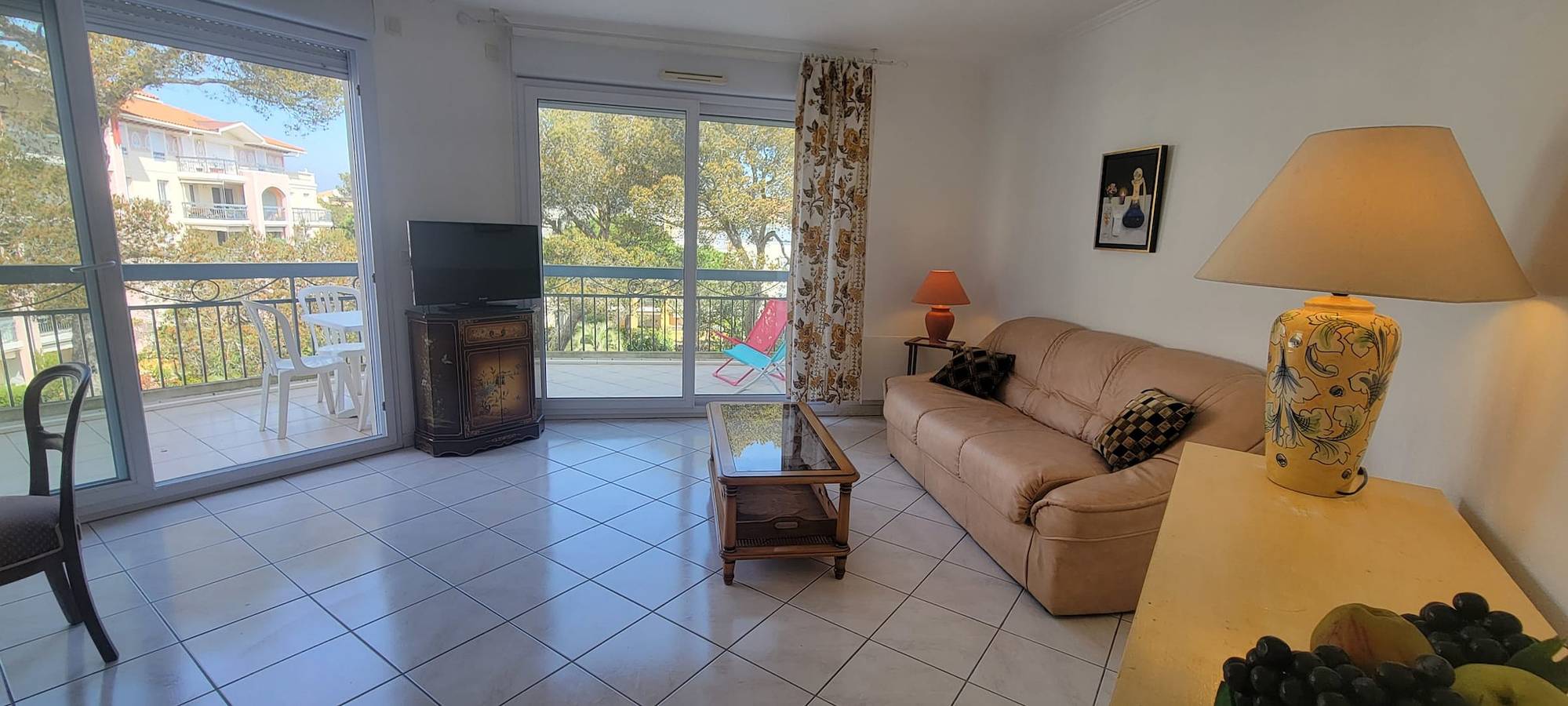 Ganze Wohnung, Ferienwohnung für 3 Personen mit Terrasse in Saint-Aygulf, Frejus