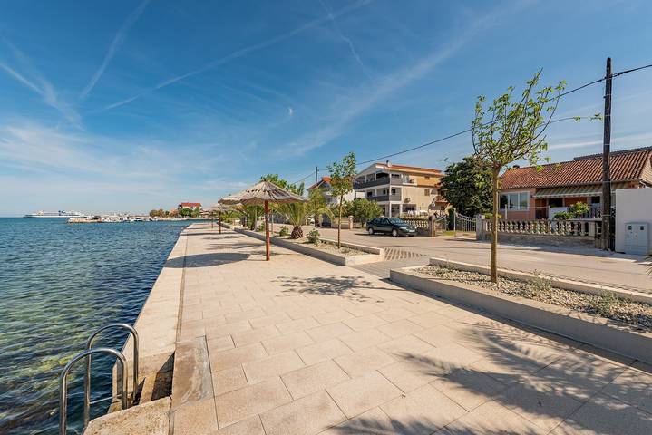 Ferienwohnung für 8 Personen, mit Balkon/Terrasse und Garten in Bibinje
