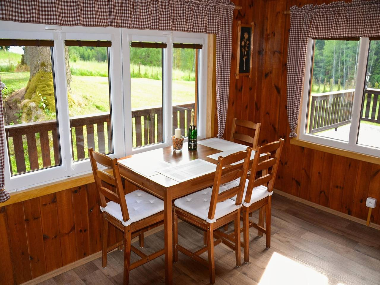 Holiday home with well-kept fenced-in rice on the shore of a small reservoir in Schönlinde, Böhmische Schweiz