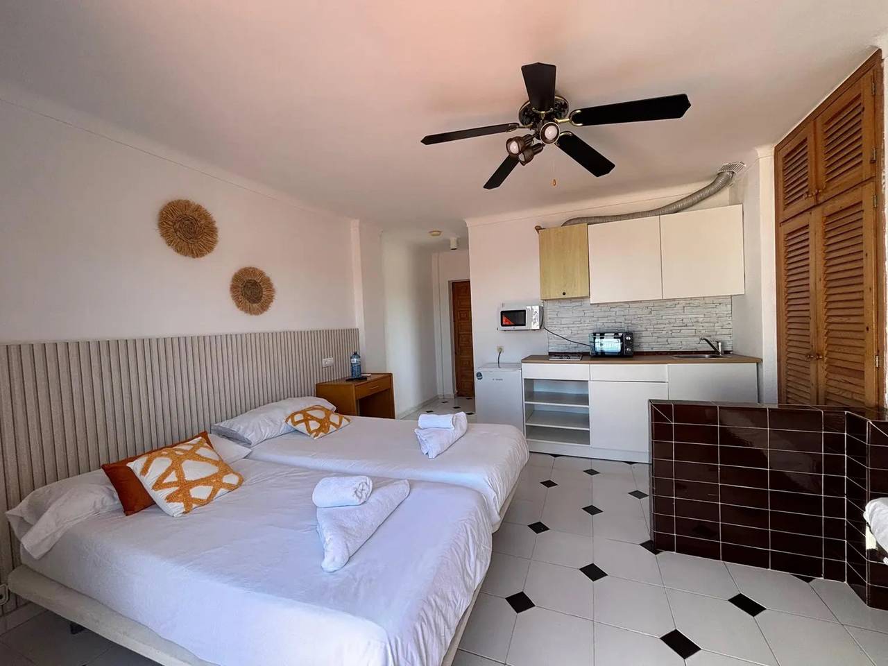 Apartment In A Hotel 'Apartamento Doble' with Shared Pool in S'Arenal Petit, Sant Joan de Labritja