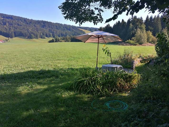 Ferienwohnung für 2 Personen, mit Terrasse und Garten sowie Ausblick in Maierhöfen - 2
