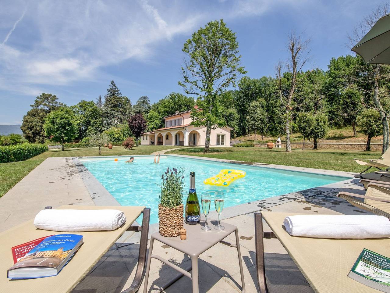 Villa Eleganza - Villa Eleganza mit Pool, Hund erlaubt und Garten in Poppi, Casentino