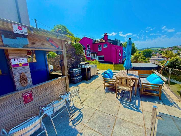 Ferienhaus für 8 Personen, mit Whirlpool und Terrasse sowie Garten und Seeblick