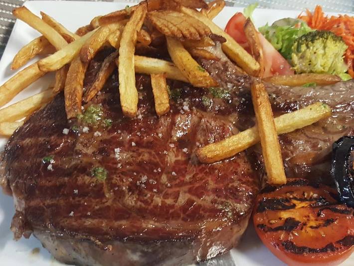 Hôtel pour 2 personnes, avec terrasse ainsi que jardin et piscine à Maubourguet - 3