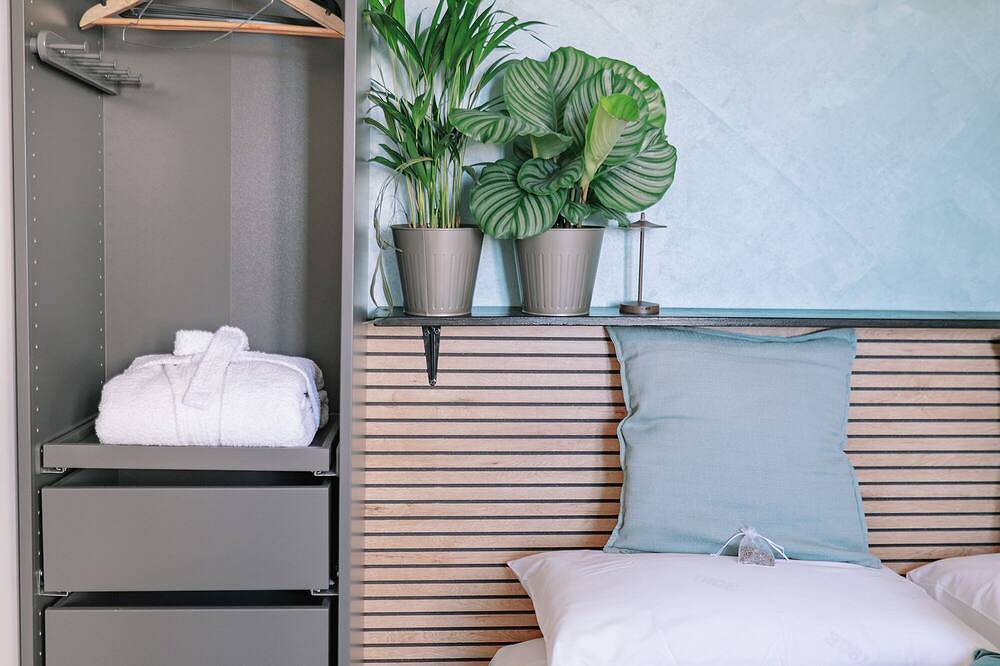 Family villa a few meters from the sea, surrounded by nature. in Augusta (Municipality), Syracuse Province