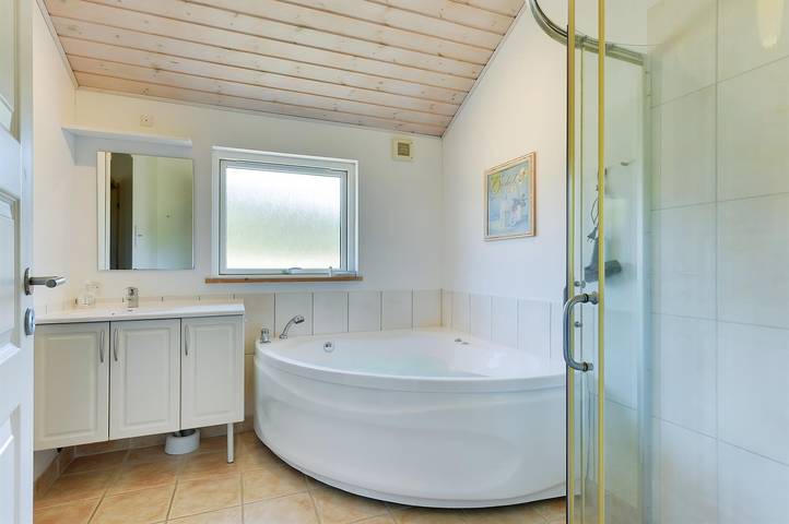 Ferienhaus für 8 Personen, mit Terrasse und Sauna sowie Whirlpool in Kramnitse - 2