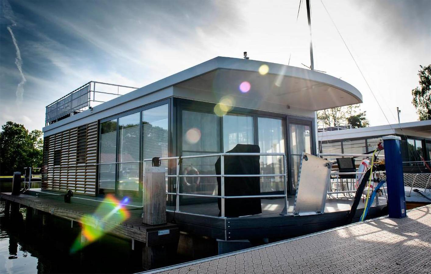 Woonboot voor 4 personen met terras in Friesland