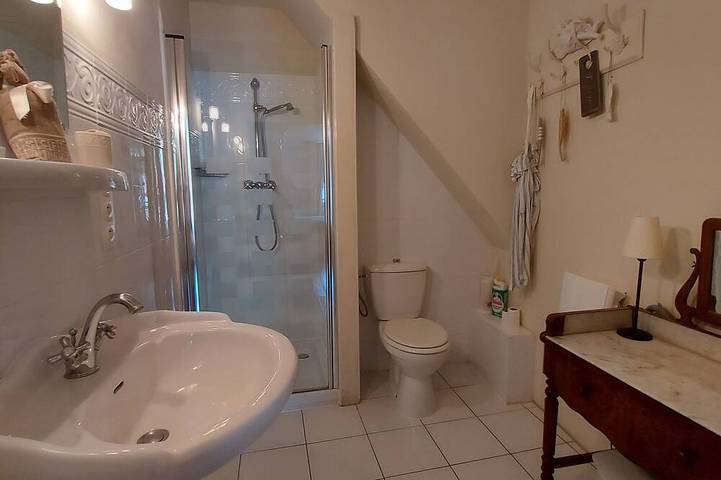 Ganze Wohnung, Ferienappartement im Tal der Loue, Haus aus dem 18.Jahrhundert, am Fluss in Vuillafans, Französischer Jura