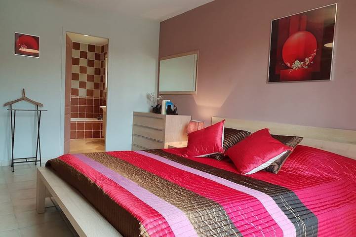 Location de vacances pour 10 personnes, avec jardin ainsi que terrasse et piscine à Beaumes-de-Venise - 4