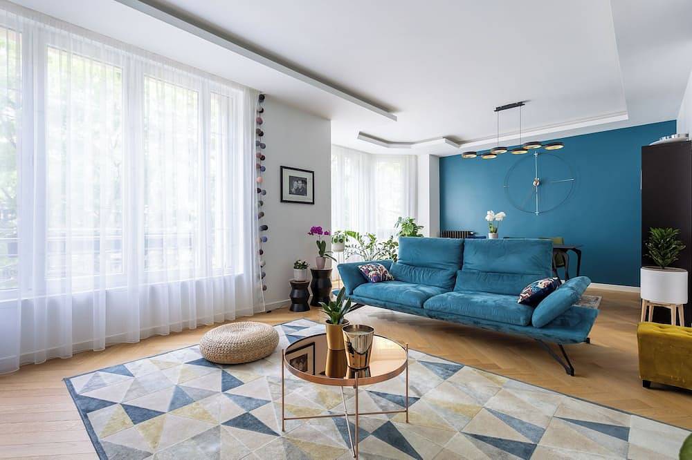 Apartamento entero, 4-room apartment Place de la Mairie and 8 minutes from Paris Gare Saint Lazare in Bois-Colombes, Altos del Sena