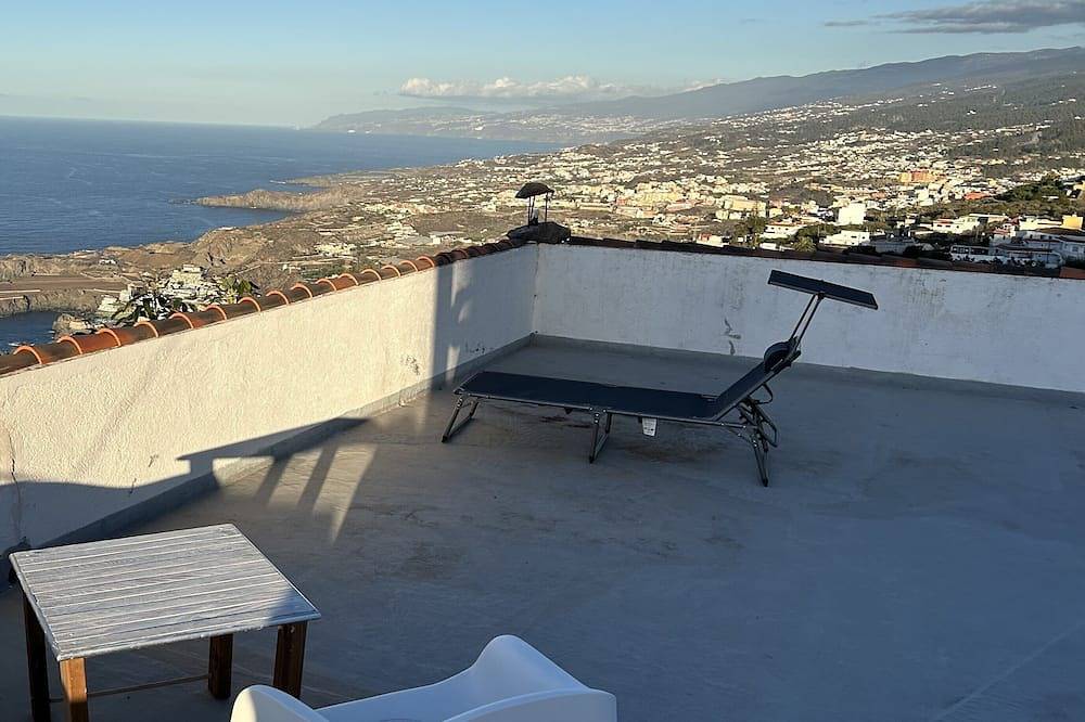 Casa Liro yra apsupta gamtos, nuostabūs vaizdai į vandenyną. in Garachico, North Tenerife