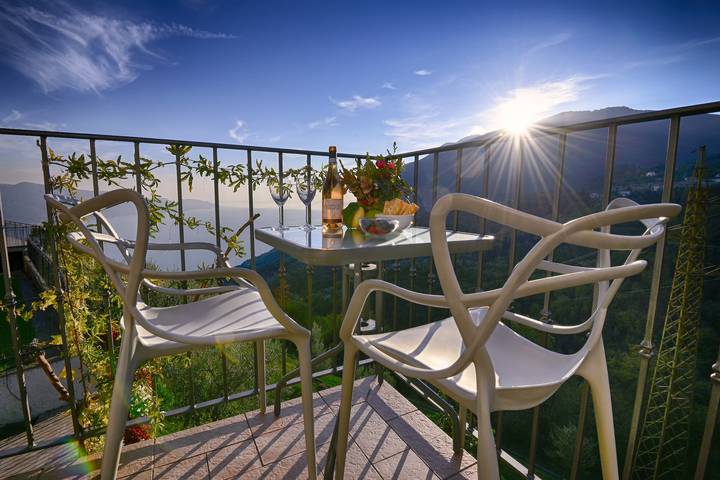 Vakantiewoning voor 4 personen, met Terras en Uitzicht op het meer in Tignale