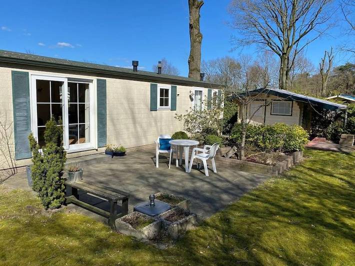 Chalet voor 3 personen, met Terras en Tuin in Ommen