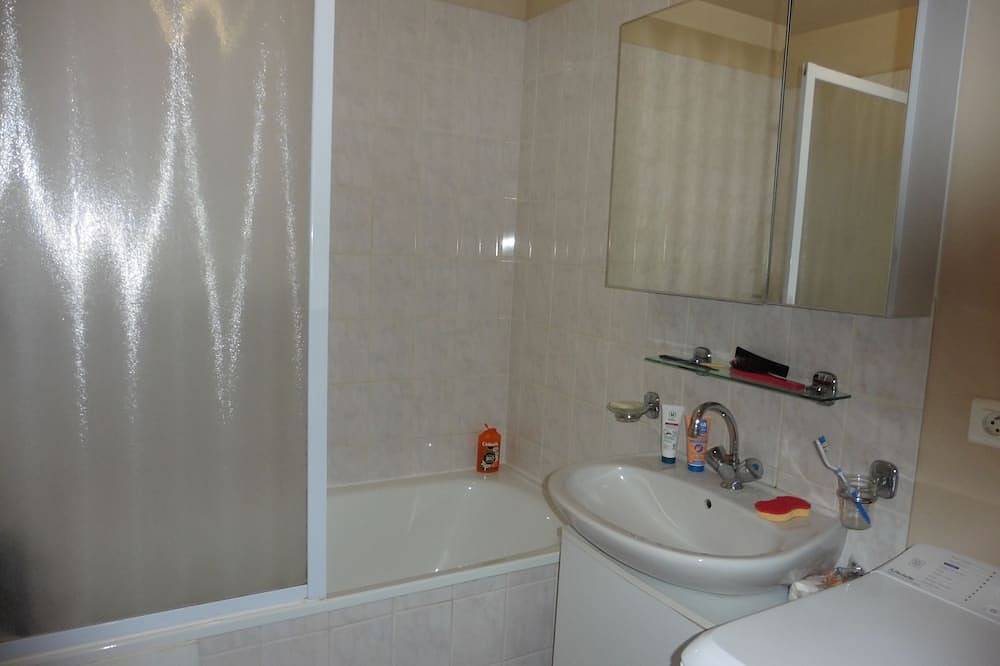 Ganze Wohnung, Charming apartment in chalet, close to ski slopes and town center in Gérardmer, Regionaler Naturpark Belchen der Vogesen