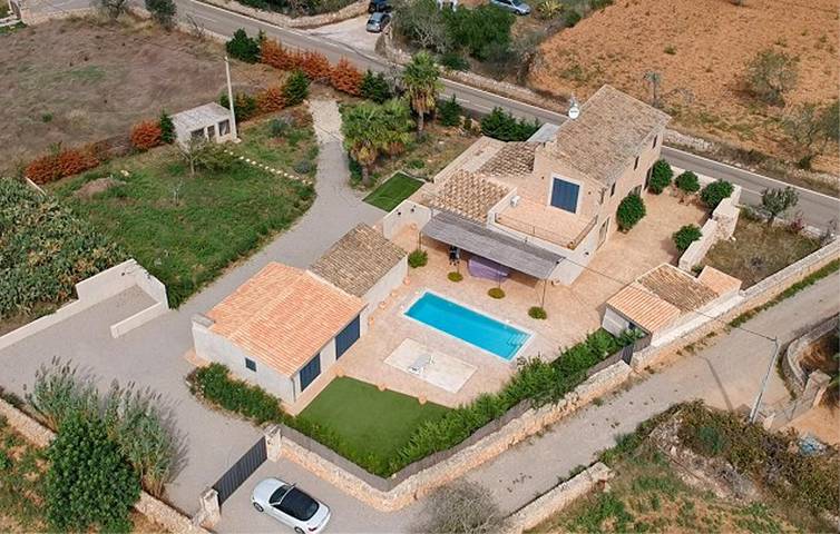 Ferienhaus für 5 Personen, mit Terrasse und Pool in Es Llombards
