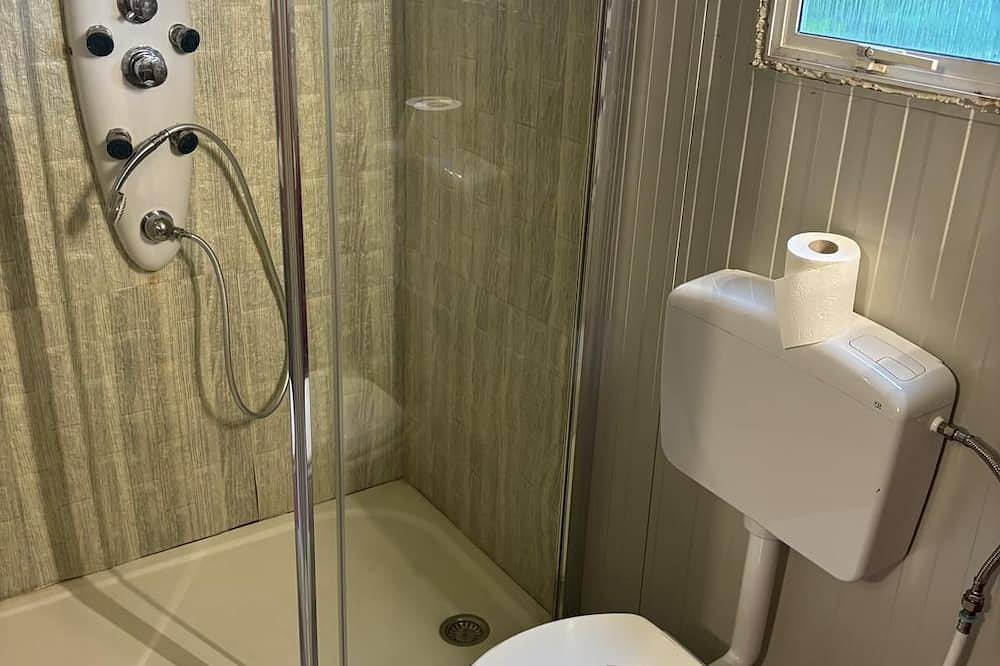 Bungalow 'Stefy- Ameglia' con piscina compartida, jardín compartido y aire acondicionado in Ameglia, Municipio de Ameglia