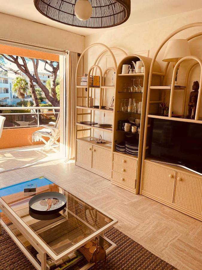 Gîte pour 4 personnes, avec vue et balcon dans Office De Tourisme Cavalaire