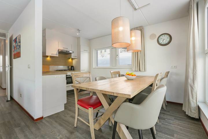 Bungalow für 8 Personen, mit Terrasse und Balkon/Terrasse im Sauerland - 4