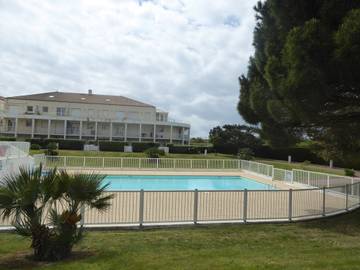 Gîte pour 3 personnes, avec piscine et jardin dans Plage de Tanchet