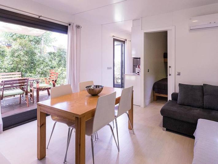 Camping Globo Barcelona - Bungalow 5 personen - Bungalow Infinity 5 (5 pers) in Platja de les Roques Blanques (Canet de Mar), Canet de Mar