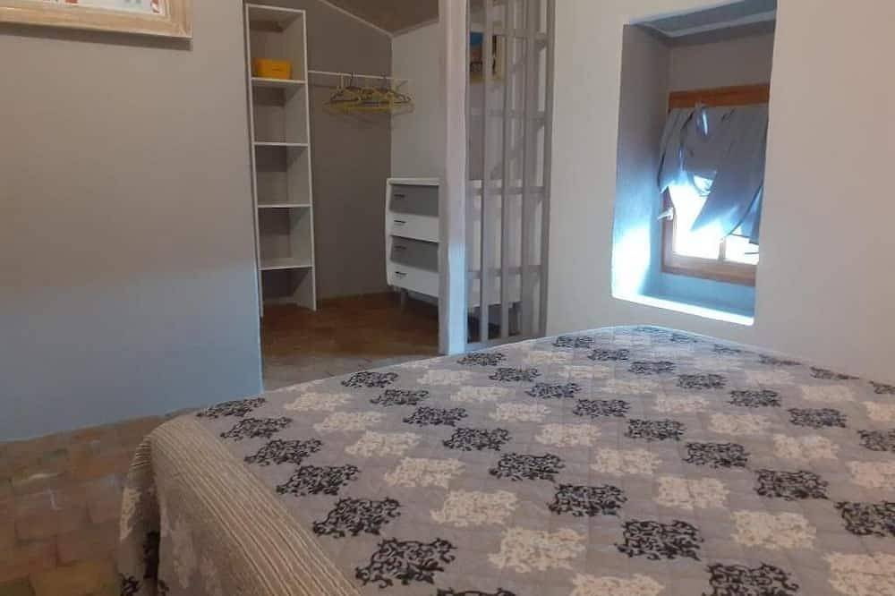 Gîte *** la Fenière 70m², 4 pers, 2 chambres, nature, charme, piscine chauffée in Joyeuse, Ardèche