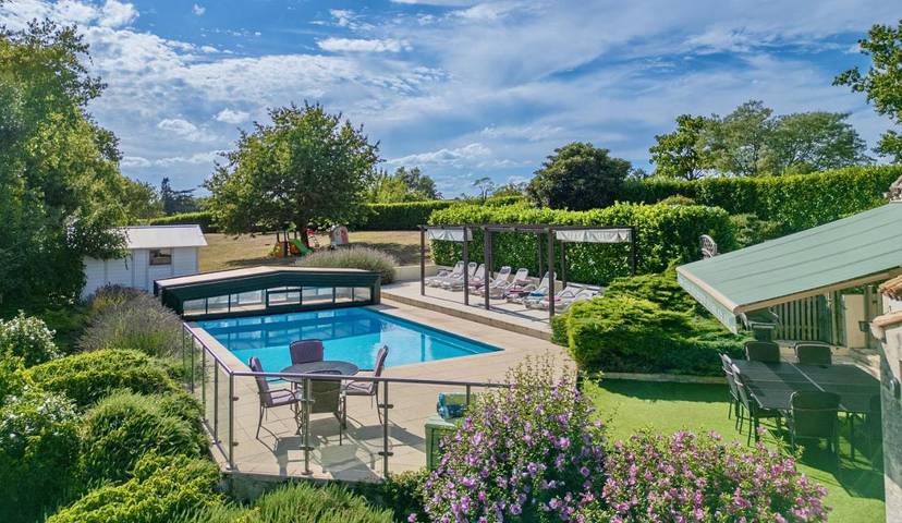 Location de vacances pour 12 personnes, avec piscine ainsi que vue et jardin, animaux acceptés à Razac-de-Saussignac - 2
