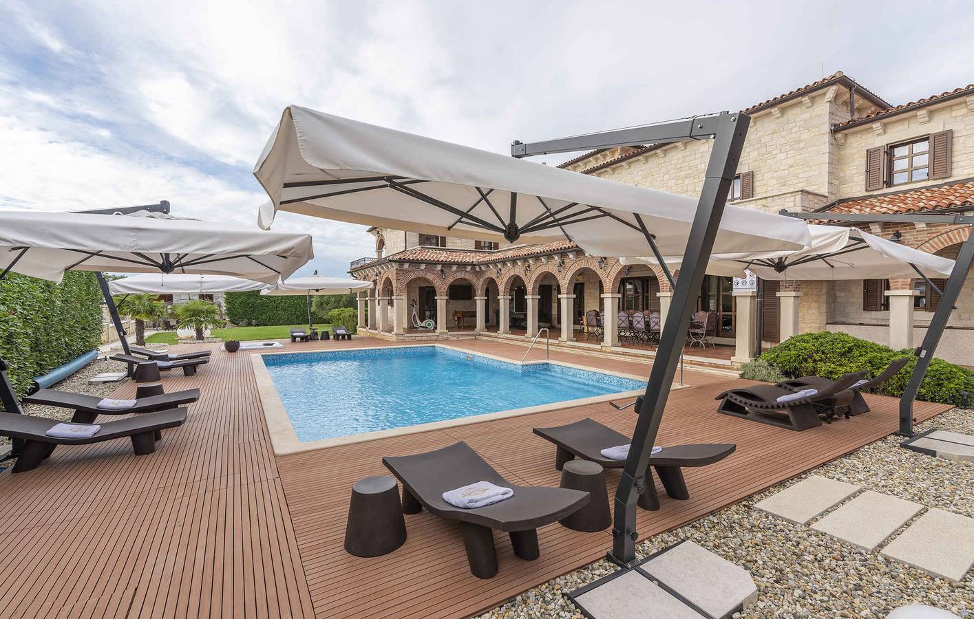 Villa mit toller Ausstattung, Meerblick, Pool und Jacuzzi  in Općina Višnjan, Zentralistrien