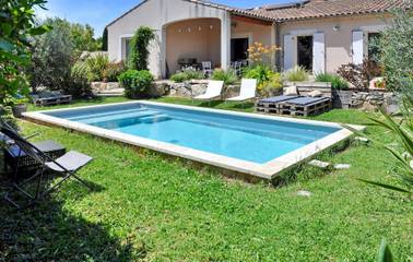 Location de vacances pour 8 personnes, avec terrasse à Avignon