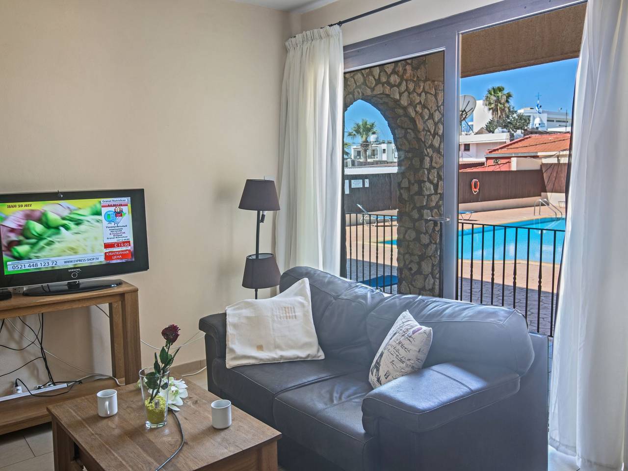 Entire apartment, Geräumige Wohnung mit Gemeinschaftspool in Ayia Napa, South Cyprus