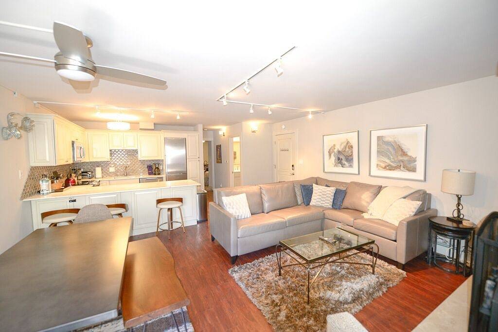 Ganze Wohnung, 100 Schritte zur Gondel! Neu renoviert - Herbst 2017! Neben dem Arrabelle. in Vail Ski Resort, Vail