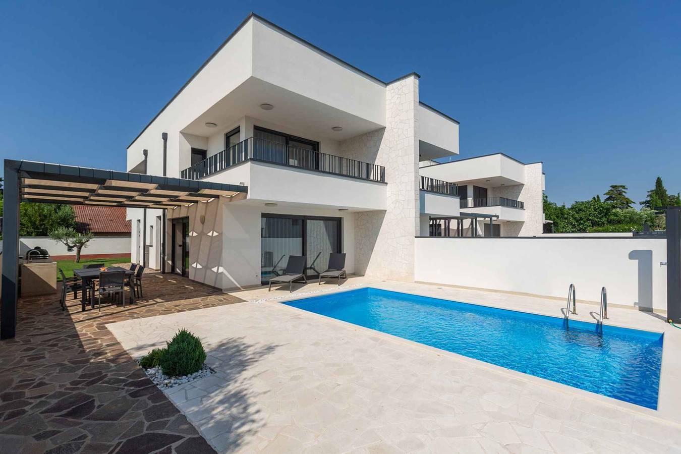 Villa con piscina y cocina de verano in Umag, Region de Umag