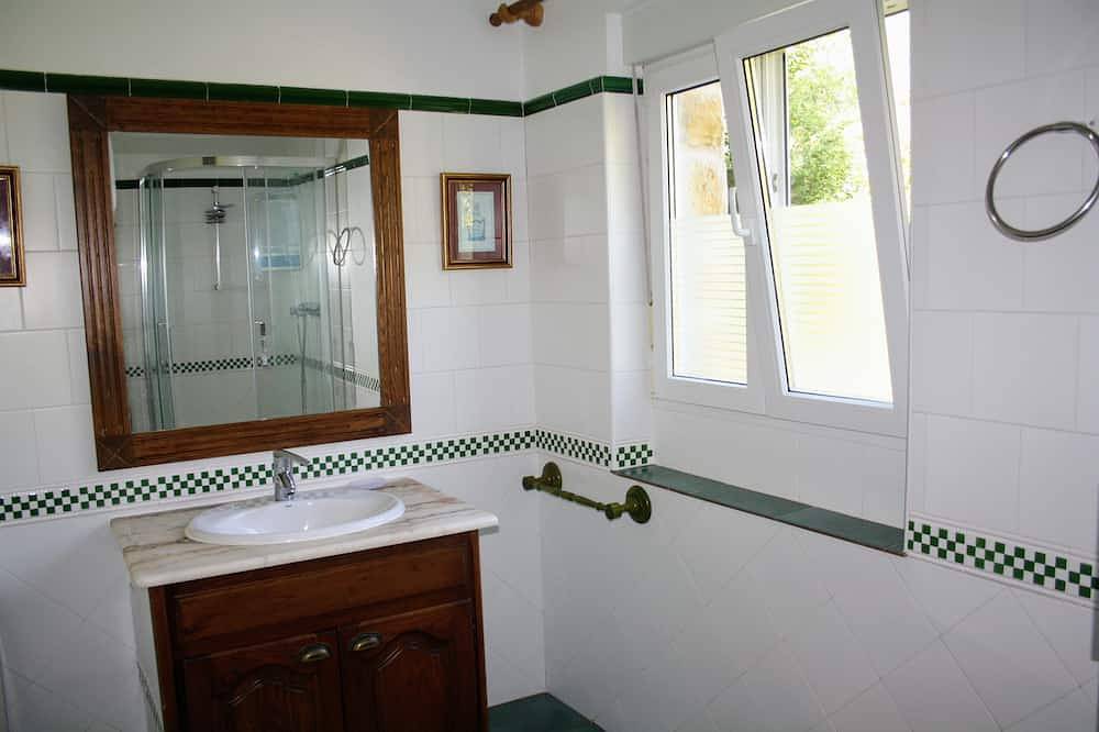 Alquiler de Casa en Gran entorno Natural. (Zona Wifi)(10 Playas Aproximadas) in Oruña de Piélagos, Piélagos