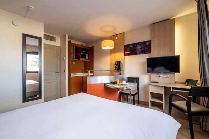 Hôtel pour 6 personnes, avec piscine ainsi que terrasse et sauna à Blagnac - 4