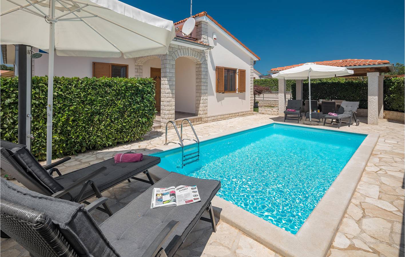 Gemütliche 1-Zimmer-Wohnung mit Pool und Terrasse in der Nähe der Restaurants und Sehenswürdigkeiten von Labinci in Kastelir, Općina Kaštelir - Labinci