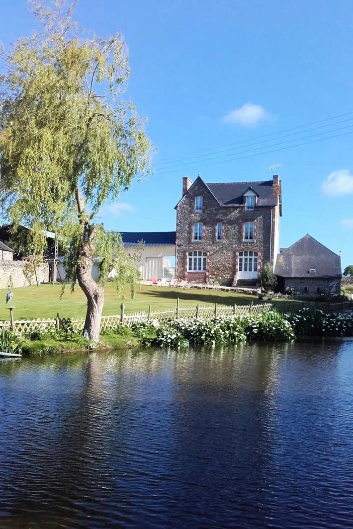 Location de vacances pour 7 personnes, avec jardin, animaux acceptés à Créhen