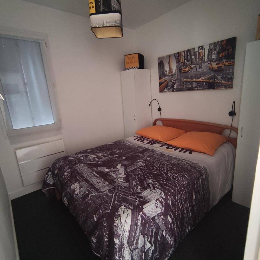 Appartement entier, One-Bedroom Apartment in Pont-l'Abbé, Région de Quimper