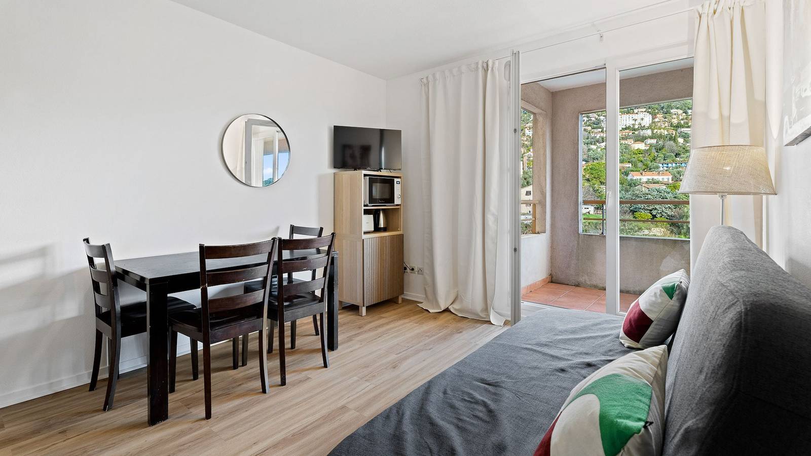 Appartement De Vacances pour 4 Personnes dans Grasse, Région de Cannes