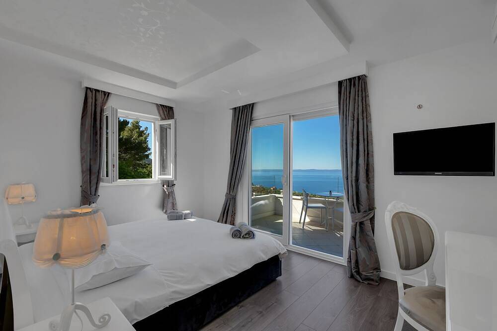 Villa Prestige in Bast in Baska Voda, Makarska Riviera