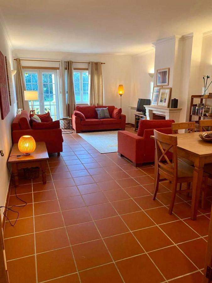 Apartamento inteiro, Three-Bedroom Apartment in Amoreira, Leiria distrito