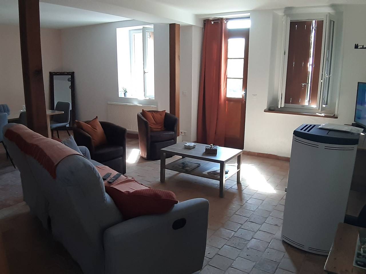 Gîte cosy près d'Orléans avec jardin, parking, et équipements complets in Saint-Hilaire-Saint-Mesmin, Sologne