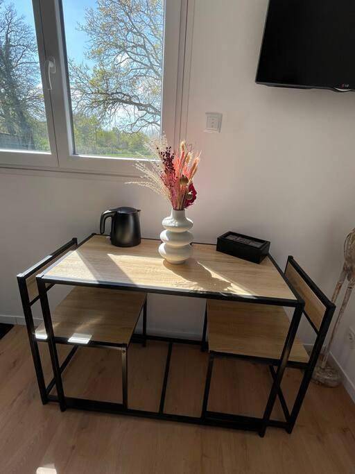 Gîte pour 2 personnes, avec vue et jardin, animaux acceptés dans Boulerie Jump - 3