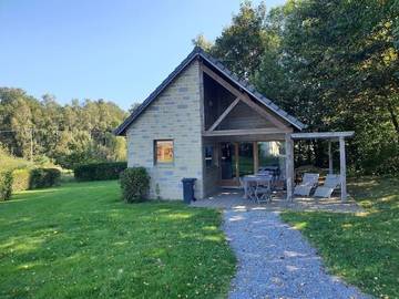 Gîte pour 6 personnes, avec jardin ainsi que piscine et terrasse, animaux acceptés à Signy-le-Petit