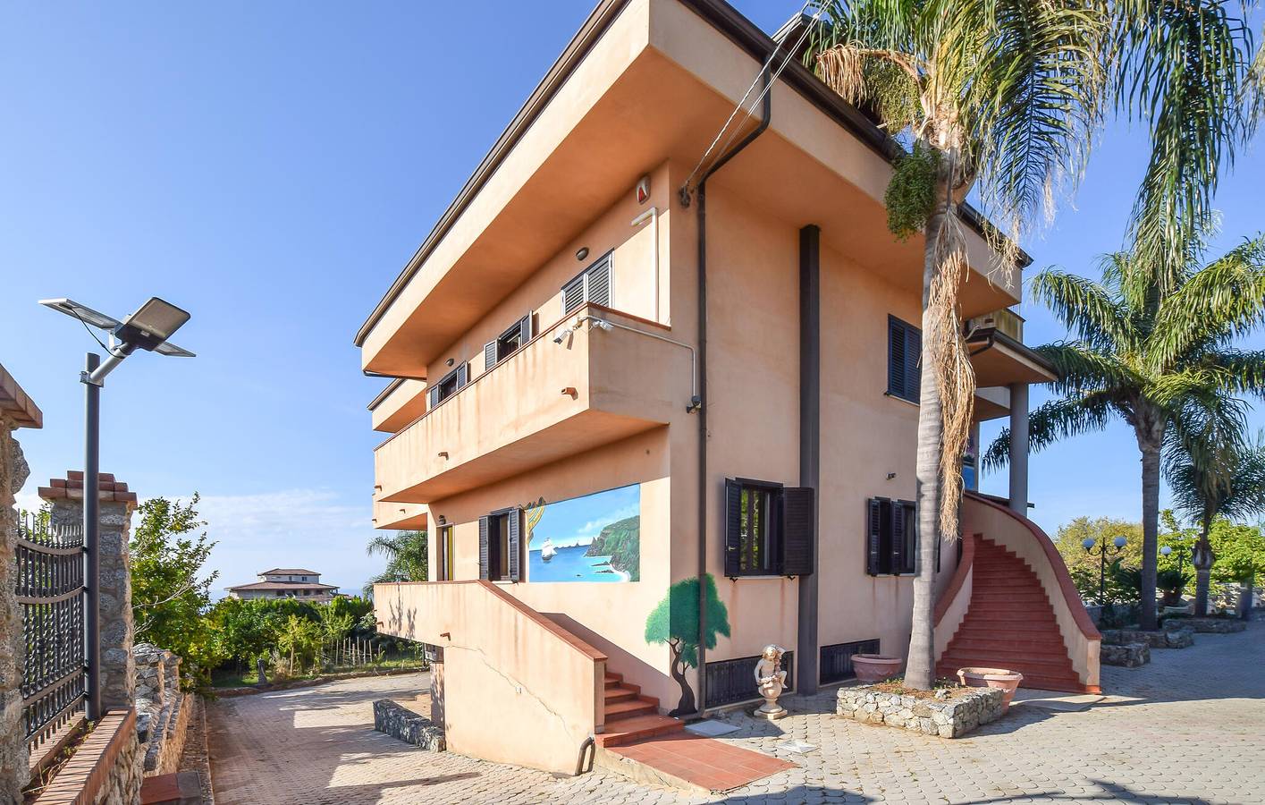 Ganze Ferienwohnung, Gemütliches Apartment mit Pool & WiFi, Nähe Strand & Restaurants in San Nicolò (Vibo Valentia), Vibo Valentia Provinz