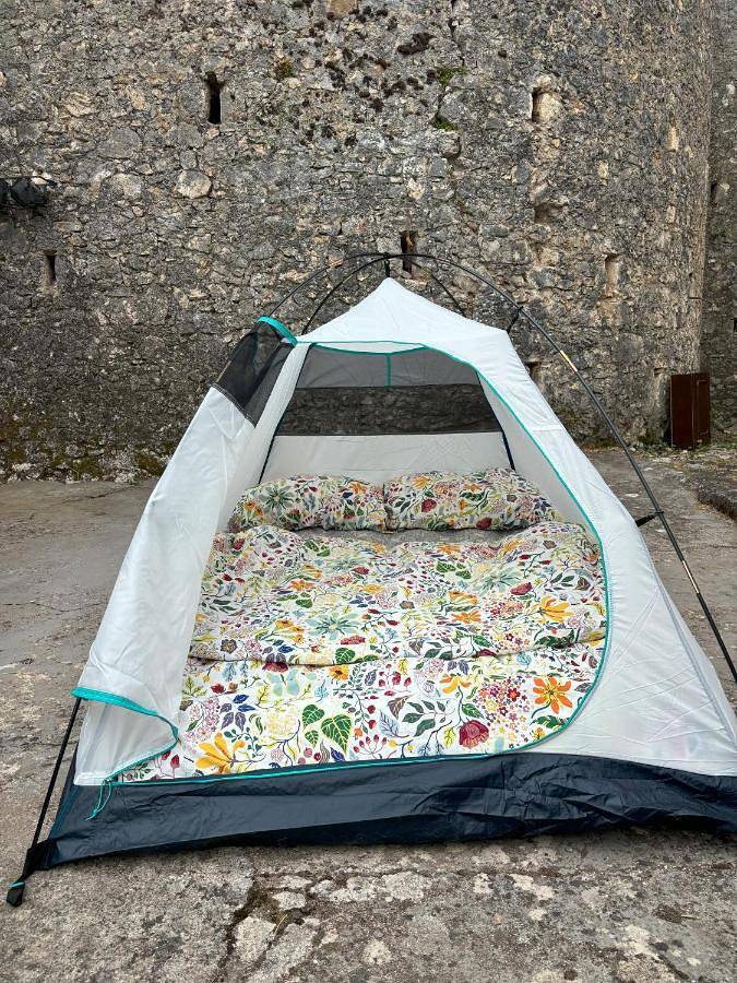Camping für 2 Personen, mit Terrasse und Ausblick in den Abruzzen