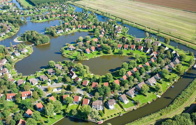 Casa de vacaciones para 12 personas con terraza in Vlagtwedde, Región de Groningen